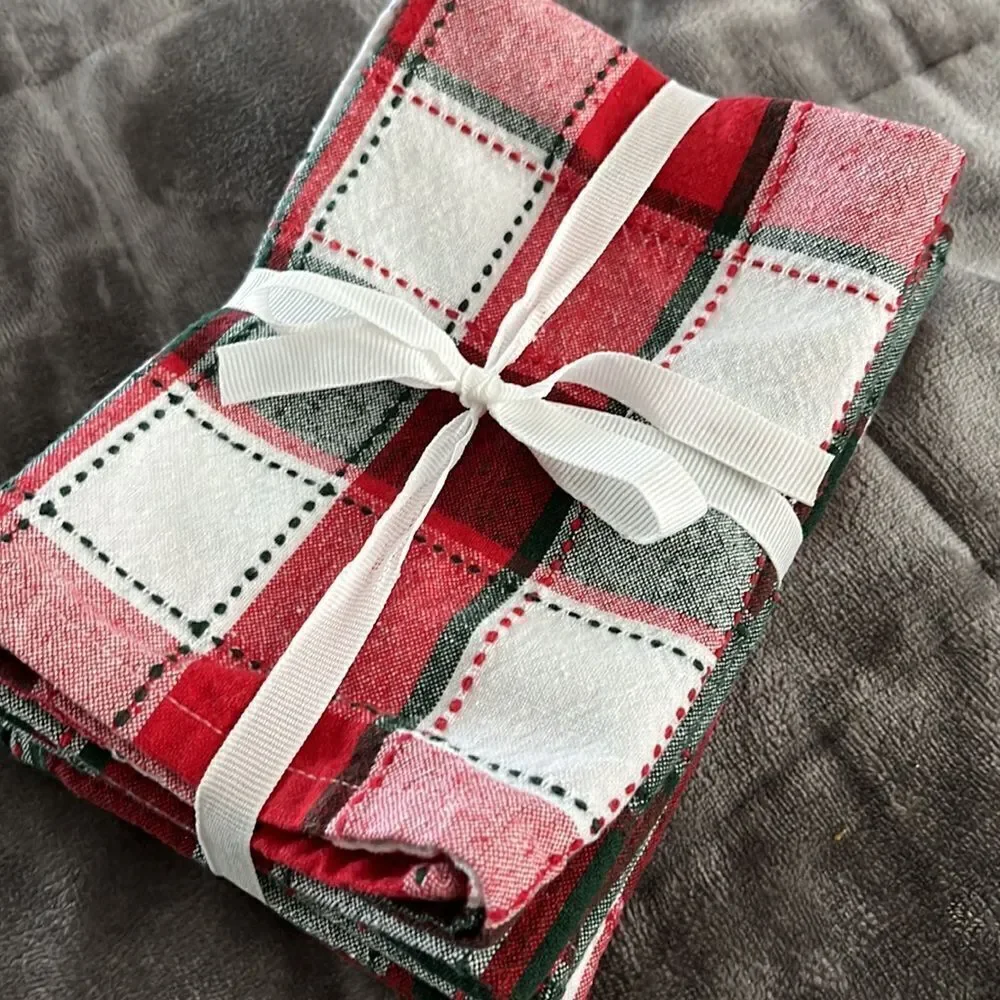 Set of 5 Bold & Vibrant White Green Red Plaid Cotton Cloth Christmas Napkins